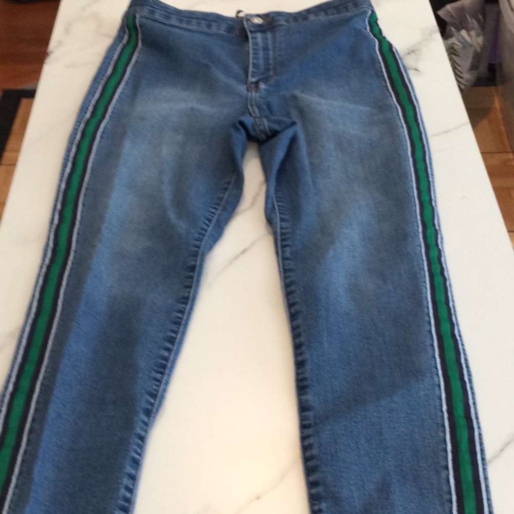 H&M HIGH RISE SKINNY JEANS, size 6.
